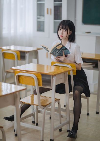裙底野兽_超清电影在线看